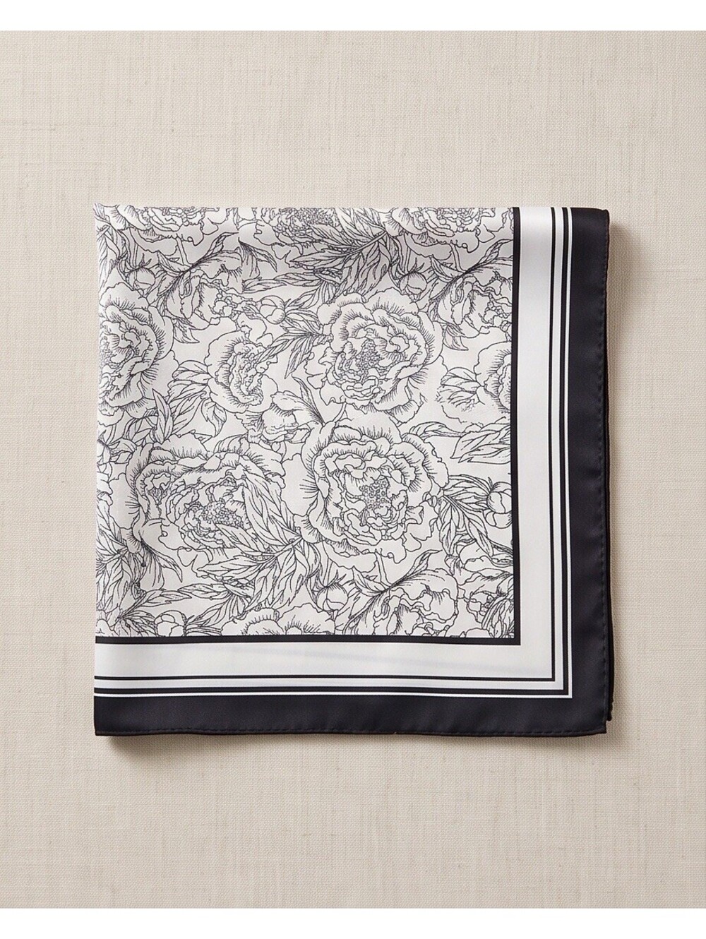 Yester Women’s Square Scarf Black White Floral Print 100% Polyester 26x26 NEW